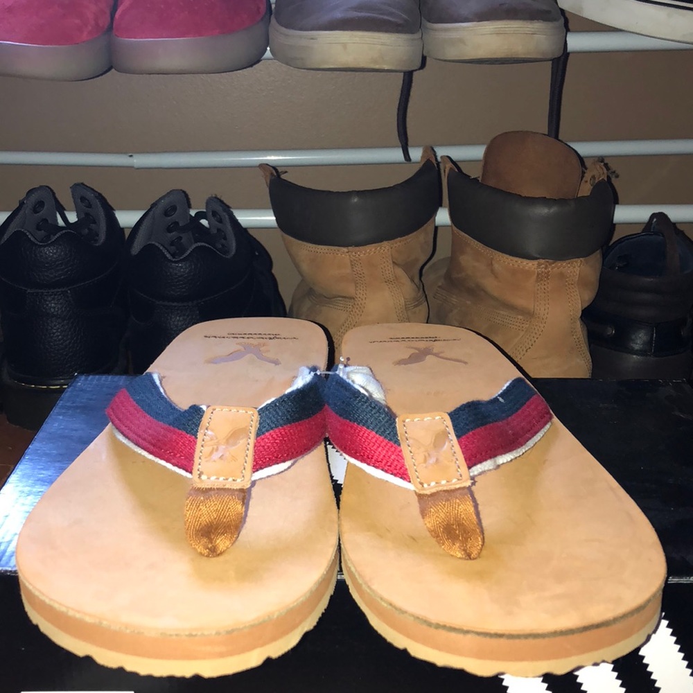 American Eagle Flip Flops